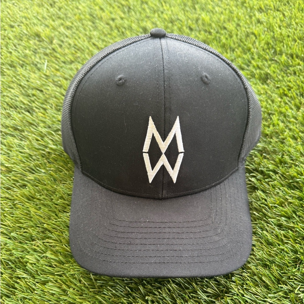 Black Logo Baseball Cap
2023 concert never worn!